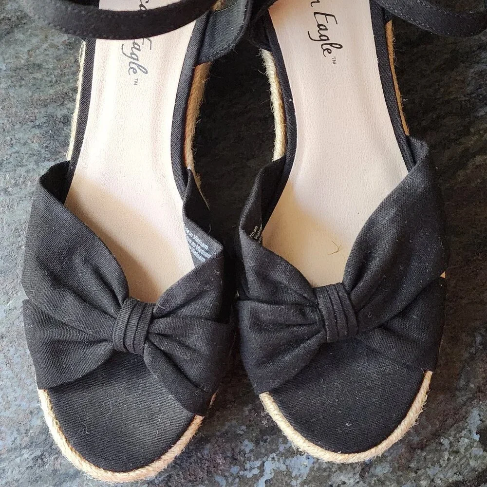 American Eagle Outfitters Black/Tan Platform Wedge Sandals Size 9.5